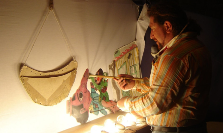 Τιμητική εκδήλωση για τον Βριλησσιώτη καραγκιοζοπαίχτη Γιάννη Νταγιάκο