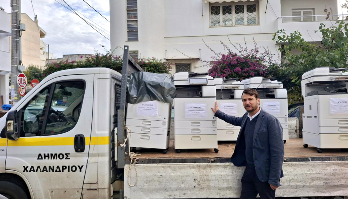 Χαλάνδρι: Ο Δήμος αναβαθμίζει τον τεχνολογικό εξοπλισμό του ενισχύοντας παράλληλα τα σχολεία της πόλης