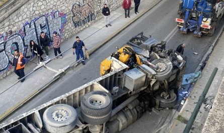 Νέα Φιλαδέλφεια Χαλκηδόνα : Σοβαρό τροχαίο ατύχημα στην οδό Πίνδου