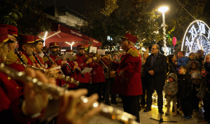 Η χριστουγεννιάτικη γιορτή στο Χαλάνδρι ξεκίνησε με το άναμμα του δέντρου Η χριστουγεννιάτικη γιορτή στο Χαλάνδρι ξεκίνησε με το άναμμα του δέντρου