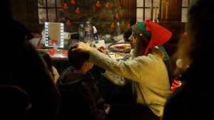 Η χριστουγεννιάτικη γιορτή στο Χαλάνδρι ξεκίνησε με το άναμμα του δέντρου Η χριστουγεννιάτικη γιορτή στο Χαλάνδρι ξεκίνησε με το άναμμα του δέντρου