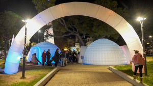 "Φωταγώγηση του Χριστουγεννιάτικου Δένδρου στα Μελίσσια" Μια Λαμπερή γιορτή στην Πλατεία Μικρασιατών "Φωταγώγηση του Χριστουγεννιάτικου Δένδρου στα Μελίσσια" Μια Λαμπερή γιορτή στην Πλατεία Μικρασιατών