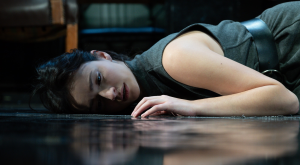 Θέατρο : «Αντιγόνη» του Σοφοκλή σε σκηνοθεσία του  Θανάση Σαράντου στο Θέατρο Ροές