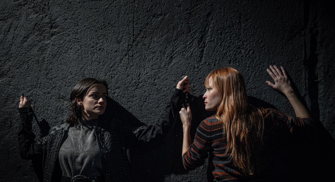 Θέατρο : «Αντιγόνη» του Σοφοκλή σε σκηνοθεσία του  Θανάση Σαράντου στο Θέατρο Ροές