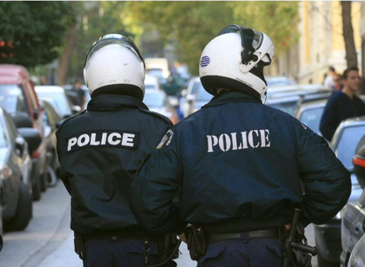 Χειροπέδες σε 41χρονο στην Ομόνοια για ναρκωτικά και αντίσταση κατά της Αρχής