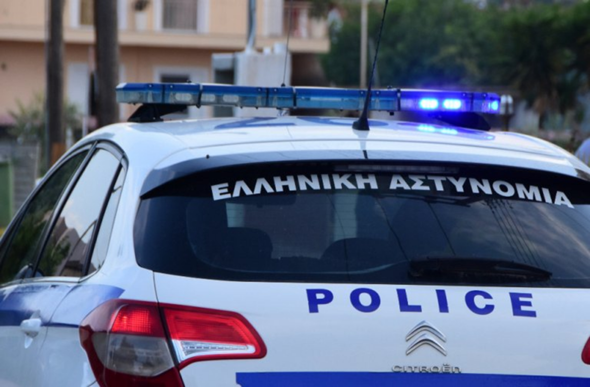 Ο 23χρονος και η 20χρονη συνελήφθησαν - Τραυματίστηκε στο χέρι από μαχαίρι ο 30χρονος που διέφυγε μετά την ενέδρα