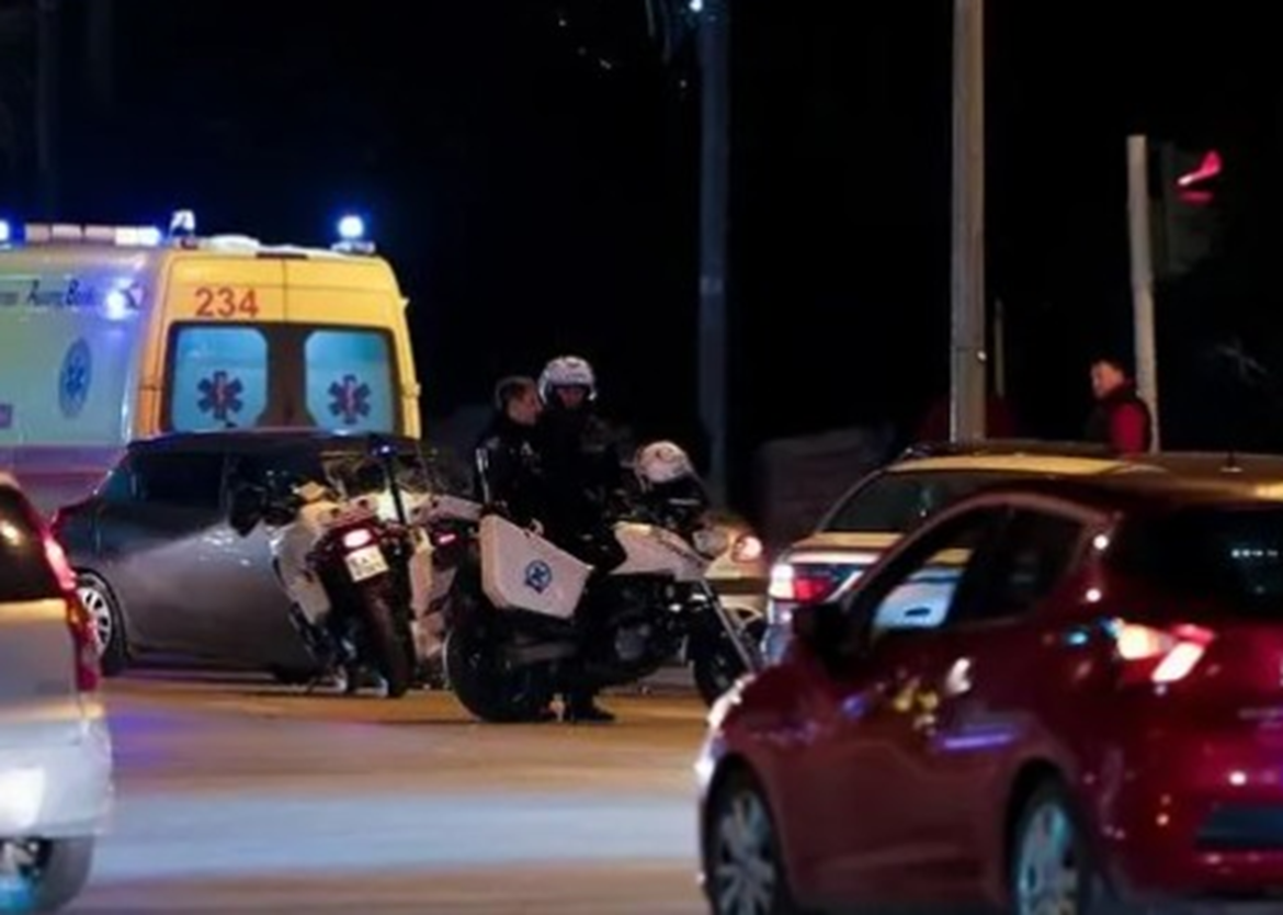 Σοβαρό τροχαίο στην Εθνική Οδό: Σφοδρή σύγκρουση με τραυματίες στο ύψος της Βαρυμπόμπης