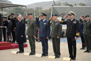 Συνάντηση κορυφής Δένδια – Βοτρέν πάνω στη νέα φρεγάτα «Κίμων»