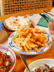 «Δούκισσα»: Η αρχοντιά του μεζέ σε μια καταπράσινη όαση στο Χαλάνδρι «Δούκισσα»: Η αρχοντιά του μεζέ σε μια καταπράσινη όαση στο Χαλάνδρι