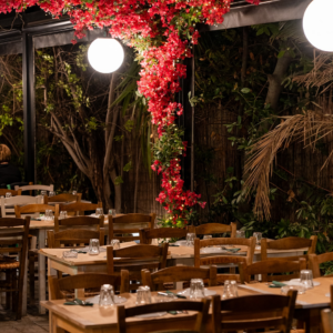 «Δούκισσα»: Η αρχοντιά του μεζέ σε μια καταπράσινη όαση στο Χαλάνδρι «Δούκισσα»: Η αρχοντιά του μεζέ σε μια καταπράσινη όαση στο Χαλάνδρι