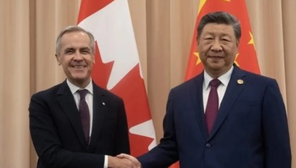 Ο πρόεδρος της Κίνας Σι Τζινπίνγκ και ο πρωθυπουργός του Καναδά Μαρκ Κάρνεϊ