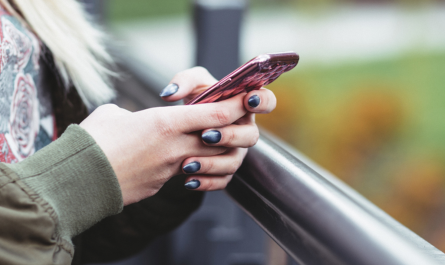 Το Τέλος του «Scroll»: Μήπως ξεπεράσαμε τα Social Media;