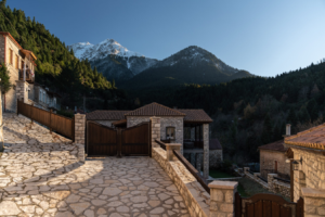 Μεγάλο Χωριό Ευρυτανίας «Η Αρχόντισσα της Καλιακούδας» Μεγάλο Χωριό Ευρυτανίας «Η Αρχόντισσα της Καλιακούδας»