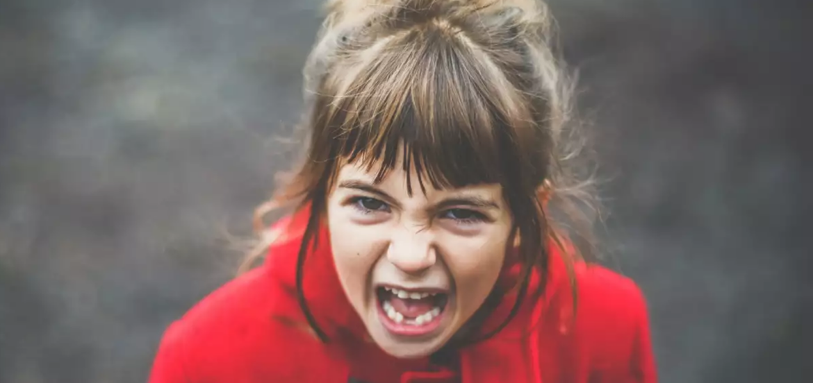 «Παιδική Επιθετικότητα» Κατανοώντας το Ξέσπασμα πίσω από τη Συμπεριφορά