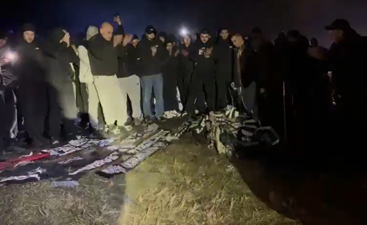 Ρίγη Συγκίνησης στη Ρουμανία: Φόρος Τιμής από τους Οπαδούς του ΠΑΟΚ στους 7 Αδικοχαμένους