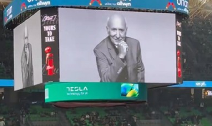 O κόσμος του Παναθηναϊκού αποχαιρέτησε τον Γιώργο Παπαδάκη στο ΟΑΚΑ