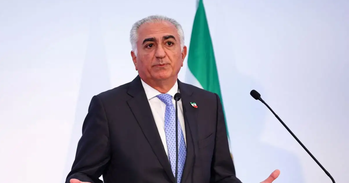 Ρεζά Παχλαβί: «Είμαι έτοιμος να ηγηθώ της μετάβασης στο Ιράν»