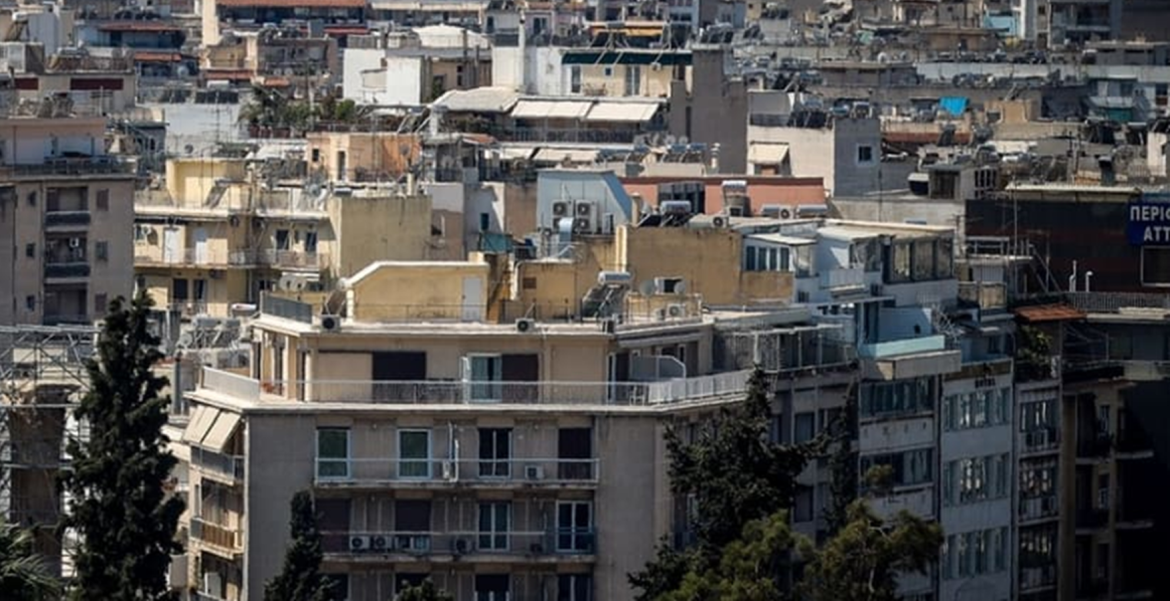 Η εγχώρια κτηματομεσιτική αγορά ολοκλήρωσε το 2025 με ισχυρές ανοδικές τάσεις, σύμφωνα με τα στοιχεία του δείκτη τιμών του Spitogatos.