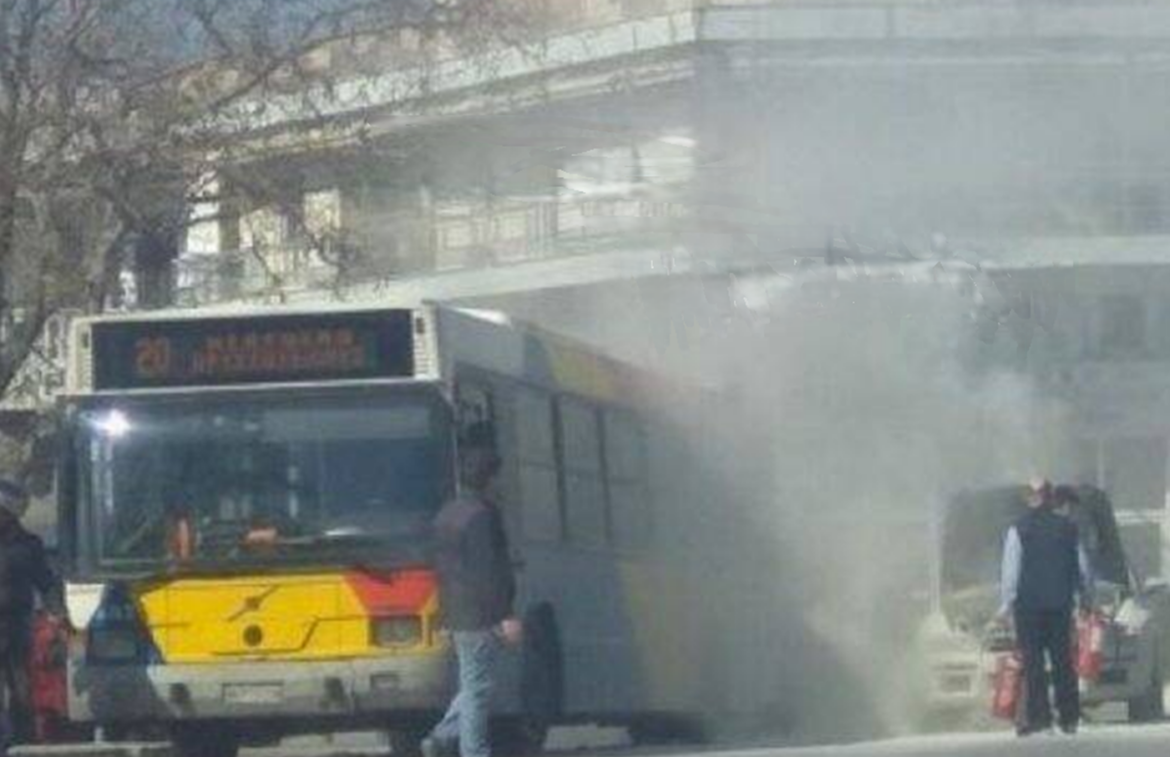 Φωτιά σε λεωφορείο του ΟΑΣΘ στην Θεσσαλονίκη στην περιοχή της Πυλαίας