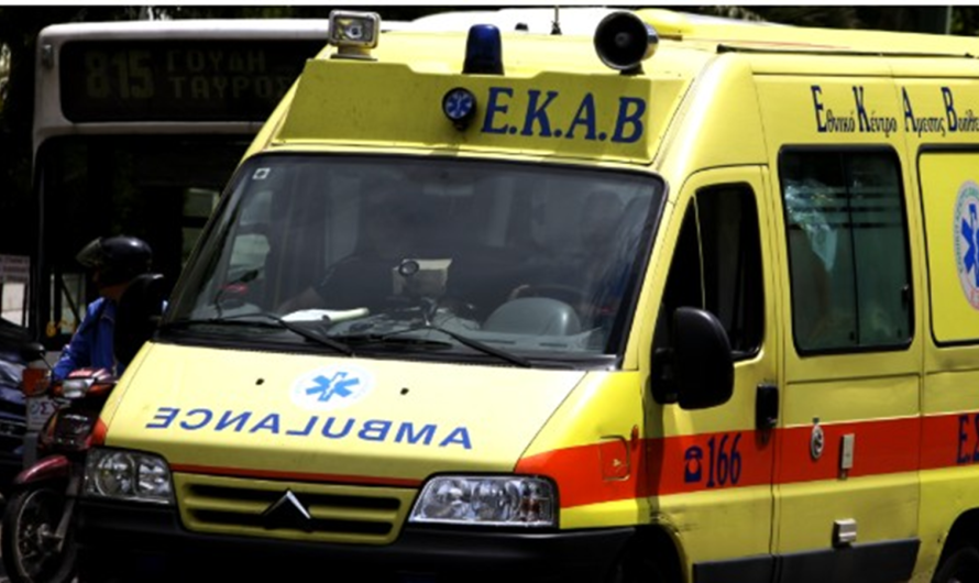 «Σοβαρό τροχαίο στη Μιχαλακοπούλου» Αυτοκίνητο ανατράπηκε ενώ κινούνταν επί της λεωφόρου