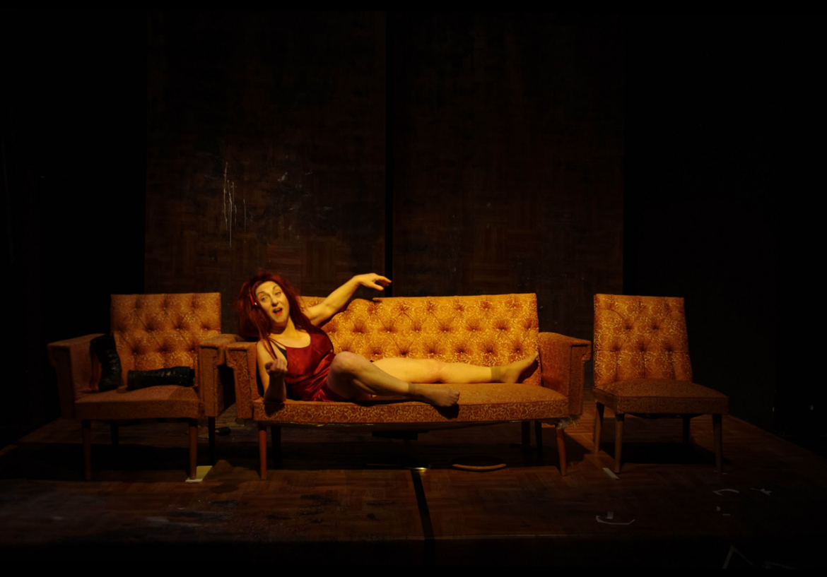 Θέατρο Φούρνος : «Τυφλή, τυφλή φοράδα, πού πας;» Του Σωτήρη Δημητρίου σε σκηνοθεσία του Δαμιανού Κωνσταντινίδη σε ερμηνεία της Δέσποινας Σαραφείδου