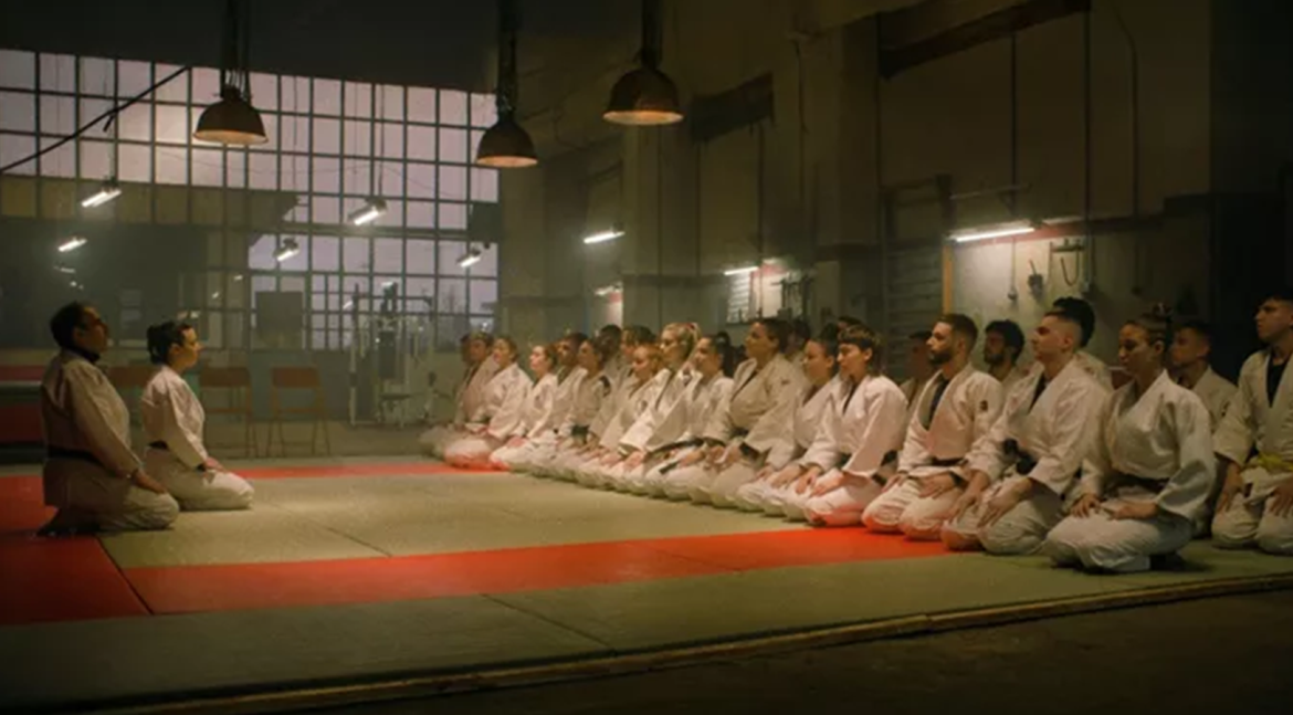 Για πολλούς κριτικούς και θεατές, πρόκειται ήδη για την κορυφαία ελληνική παραγωγή του 2026.