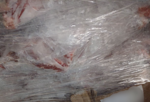 Σε μια σημαντική παρέμβαση για την προστασία του καταναλωτή προχώρησαν τα ελεγκτικά κλιμάκια της Περιφέρειας Αττικής ανήμερα της Τσικνοπέμπτης, εντοπίζοντας και αποσύροντας από την αγορά τεράστια ποσότητα ακατάλληλου κρέατος.