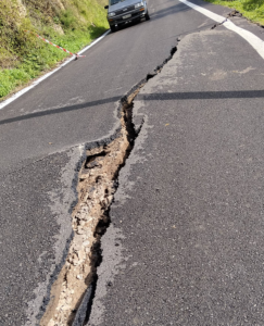 Γορτυνία: «Κόπηκε» στα Δύο ο Δρόμος προς τη Χώρα – Σε Απόγνωση 35 Αποκλεισμένοι Κάτοικοι