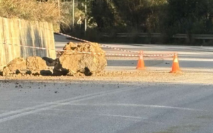 Ήπειρος: Σε κατάσταση πολιορκίας από την κακοκαιρία – Σαρωτικές κατολισθήσεις και κλειστοί οδικοί άξονες Ήπειρος: Σε κατάσταση πολιορκίας από την κακοκαιρία – Σαρωτικές κατολισθήσεις και κλειστοί οδικοί άξονες