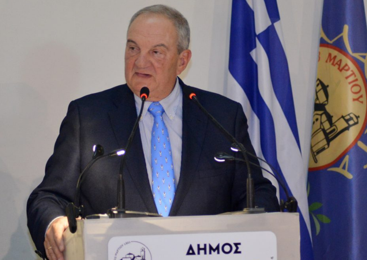 Ηχηρή Παρέμβαση Καραμανλή από την Καλαμάτα: Στήριξη στον Σαμαρά και Αιχμές για τα Εθνικά Θέματα