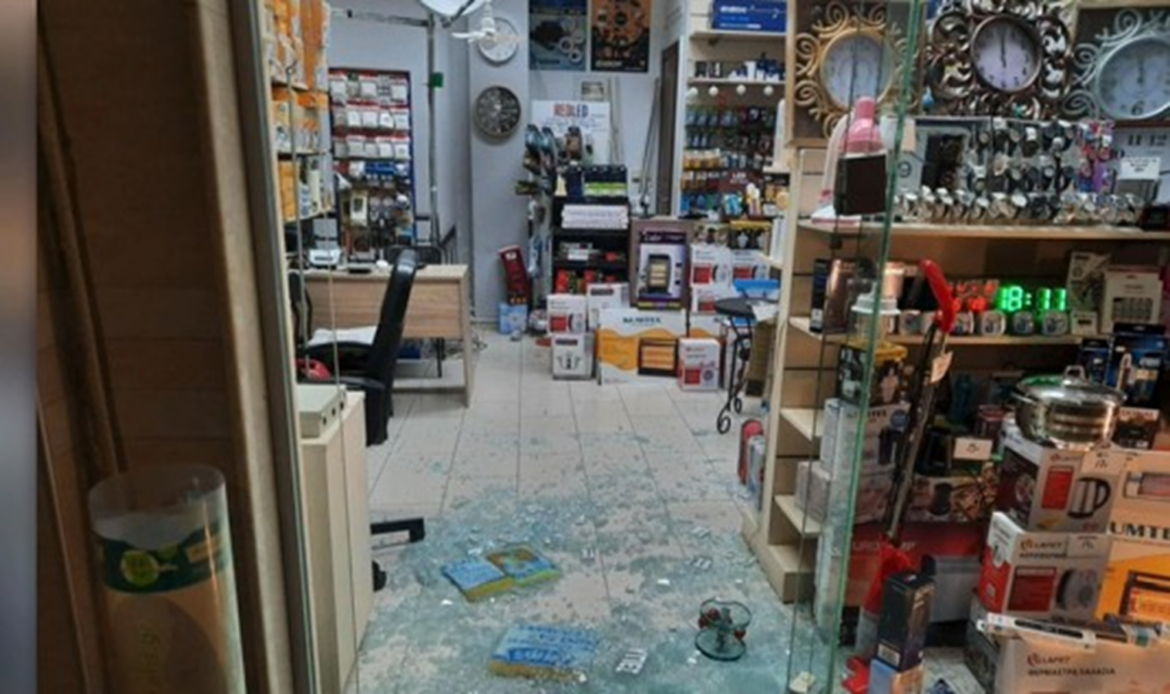 Θεσσαλονίκη: Μπαράζ διαρρήξεων με θύματα έξι επιχειρήσεις – Η «Επιδρομή» των 5 τα ξημερώματα