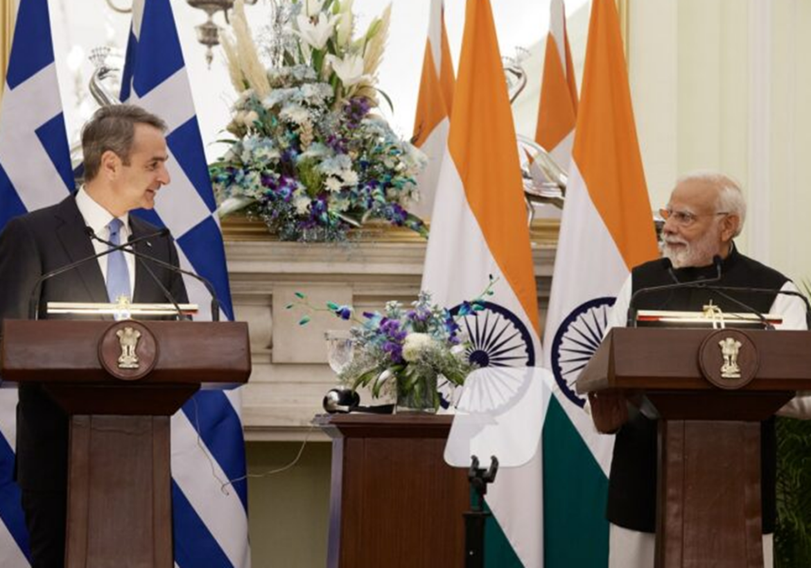 Η ανταποδοτική επίσκεψη του Κυριάκου Μητσοτάκη στο Νέο Δελχί (Φεβρουάριος 2026) για το «AI Impact Summit» επισφραγίζει τη στενή σχέση που εγκαινιάστηκε με την ιστορική άφιξη του Ναρέντρα Μόντι στην Αθήνα το 2023.