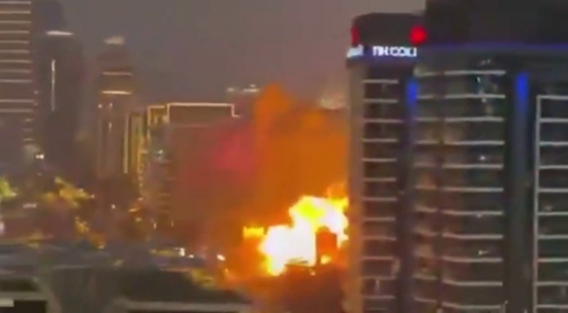 Η λάμψη του Ντουμπάι επισκιάστηκε από σκηνές πολέμου, καθώς η πόλη βρέθηκε στο στόχαστρο μαζικών επιθέσεων με πυραύλους και drones.