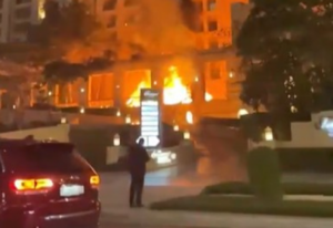 Η λάμψη του Ντουμπάι επισκιάστηκε από σκηνές πολέμου, καθώς η πόλη βρέθηκε στο στόχαστρο μαζικών επιθέσεων με πυραύλους και drones.