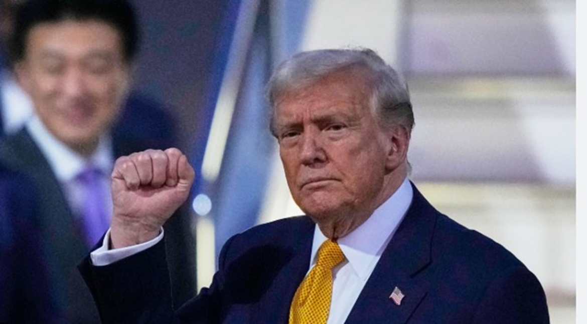 Κλιμάκωση από Τραμπ: «Ο Χαμενεΐ έχει κάθε λόγο να ανησυχεί»