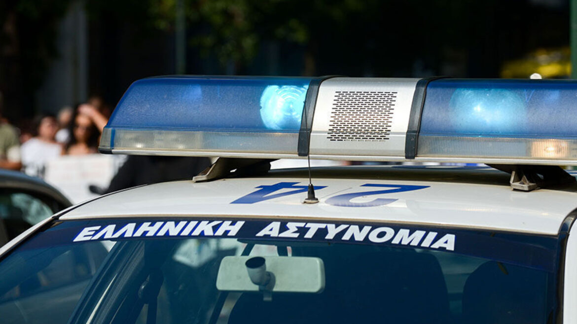 Σε μια από τις μεγαλύτερες επιχειρήσεις των τελευταίων ετών για την πάταξη του οργανωμένου εγκλήματος, η Διεύθυνση Αντιμετώπισης Οργανωμένου Εγκλήματος (Δ.Α.Ο.Ε.) κατάφερε σήμερα, Παρασκευή 6 Φεβρουαρίου 2026, να επιφέρει καίριο πλήγμα σε ένα πολυμελές κύκλωμα παρασκευής και διακίνησης λαθραίων τσιγάρων.