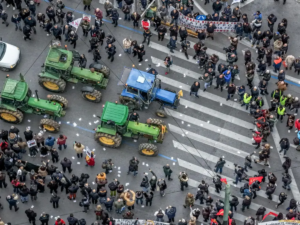 Λήξη Πολιορκίας στο Σύνταγμα: Επιστρέφουν στα Μπλόκα οι Αγρότες – Το Μήνυμα για Κλιμάκωση