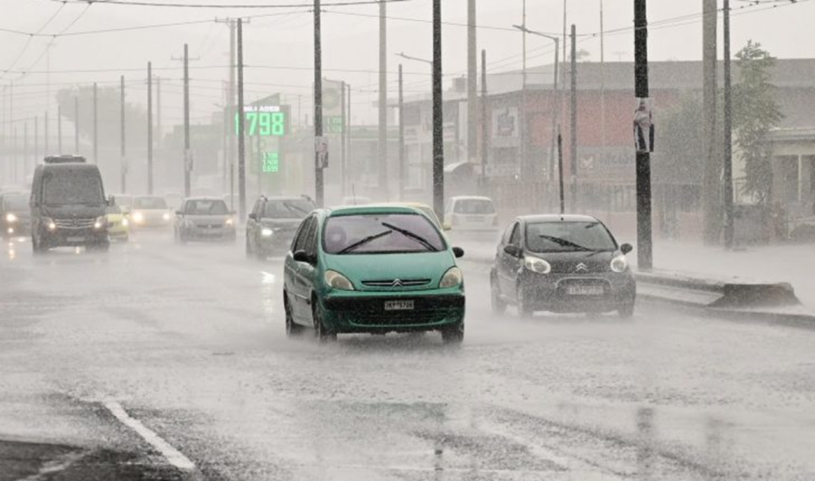 Κακοκαιρία «εξπρές» με λάσπη, θυελλώδεις ανέμους και χιόνια: Οδικός χάρτης μέχρι την Πέμπτη