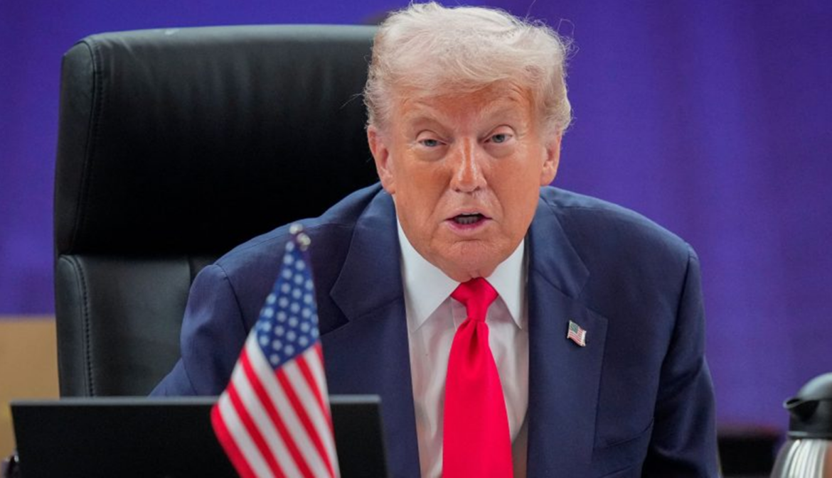 Θεσμική "Εξέγερση" στον Λευκό Οίκο: Ο Η πρόσφατη απόφαση του Ανωτάτου Δικαστηρίου των ΗΠΑ να κρίνει παράνομους τους περισσότερους από τους σαρωτικούς δασμούς του Ντόναλντ Τραμπ αποτελεί ένα πρωτοφανές "ρήγμα" στις σχέσεις του Προέδρου με το δικαστικό σώμα.Κόντρα σε Όλους για τους Δασμούς