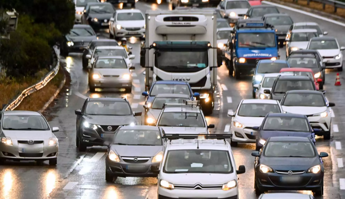 Μαζικό «ραβασάκι» σε 300.000 οδηγούς: Ξεκίνησε η αποστολή προστίμων για ανασφάλιστα και απλήρωτα τέλη