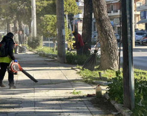 Δήμος Αχαρνών: Επιχείρηση «Πράσινη Καθημερινότητα» – Συνεχείς παρεμβάσεις στις κεντρικές οδικές αρτηρίες