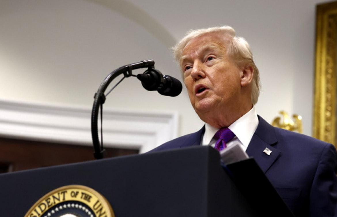 Τελεσίγραφο Τραμπ στην Τεχεράνη: «Παραδοθείτε ή θα αντιμετωπίσετε βέβαιο θάνατο»