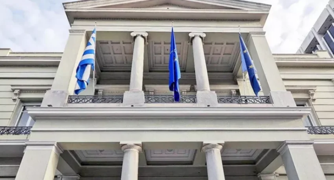 Ελλάδα : Στρατηγική Αποστασιοποίηση και Αμυντική Θωράκιση