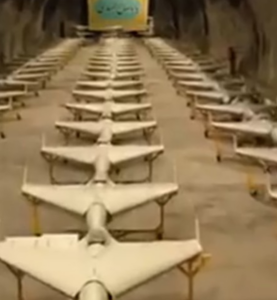 Σε μια κίνηση που συνδυάζει τη στρατιωτική ετοιμότητα με την προπαγάνδα, η Τεχεράνη δημοσιοποίησε οπτικό υλικό που αναδεικνύει τις επιθετικές της δυνατότητες.