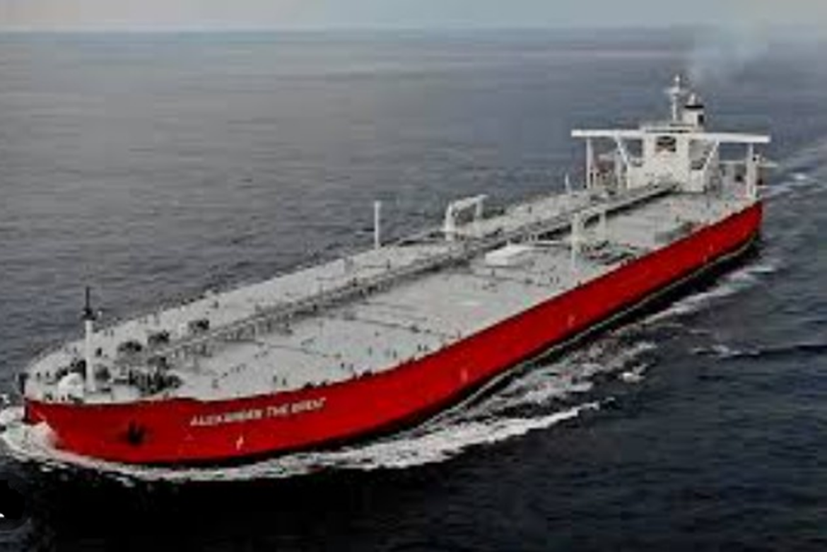 Πολεμικό «άλμα» στις τιμές του πετρελαίου: Εφιάλτης για τα 100 δολάρια μετά τα πλήγματα στο Ιράν